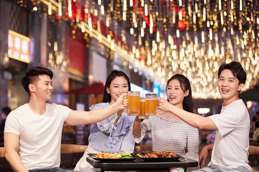 鄭州餐飲店設(shè)計公司餐飲消費群體的變化(圖1) 鄭州餐飲店設(shè)計公司餐飲消費群體的變化(圖1)